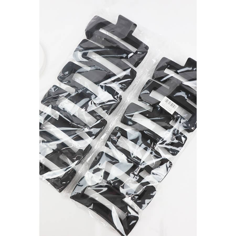 Black Jumbo Cut Out Rectangle Hair Claw: BLACK / ONE(12)